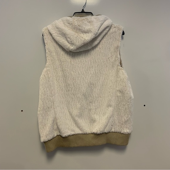 Patagonia Women’s Los Gatos Hooded Vest - Picture 4 of 4